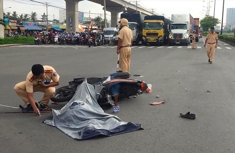 Hiện trường vụ tai nạn khiến người đàn ông tử vong tại chỗ - Ảnh: G.A/atgt.vn.