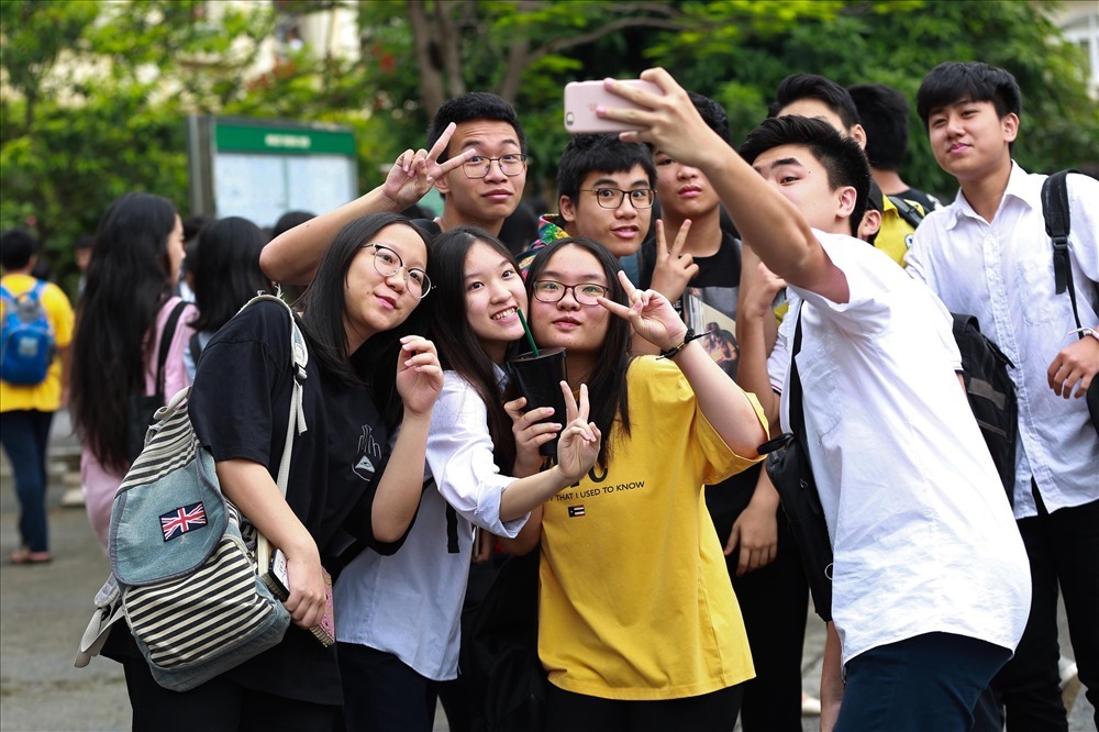 Thí sinh dự thi vào lớp 10 tại Hà Nội. Ảnh: Hải Nguyễn