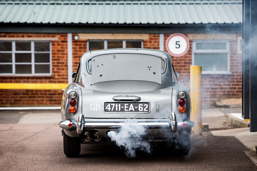 Chiếc Aston Martin DB5 huyền thoại. Ảnh: Carbuzz