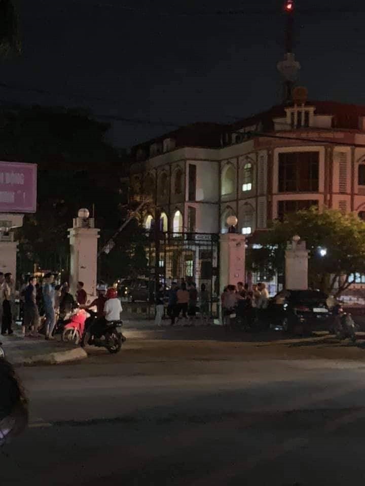 Người dân tập trung