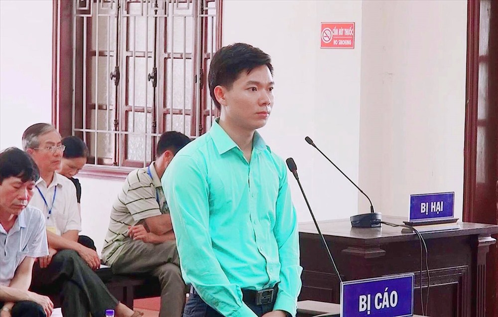 Bị cáo Hoàng Công Lương tại phiên tòa ngày 15.6. Ảnh: Ngô Cường