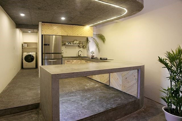Quầy bar gắn liền với bếp.