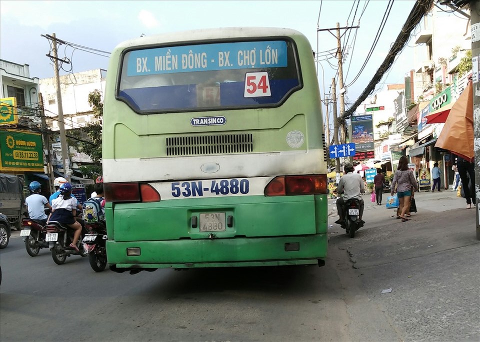 Tuyến xe buýt 54 (BX Miền Đông - BX Chợ Lớn) có thể sắp ngưng hoạt động. Ảnh: Minh Quân Tuyến xe buýt 54 (BX Miền Đông - BX Chợ Lớn) có thể sắp ngưng hoạt động. Ảnh: Minh Quân