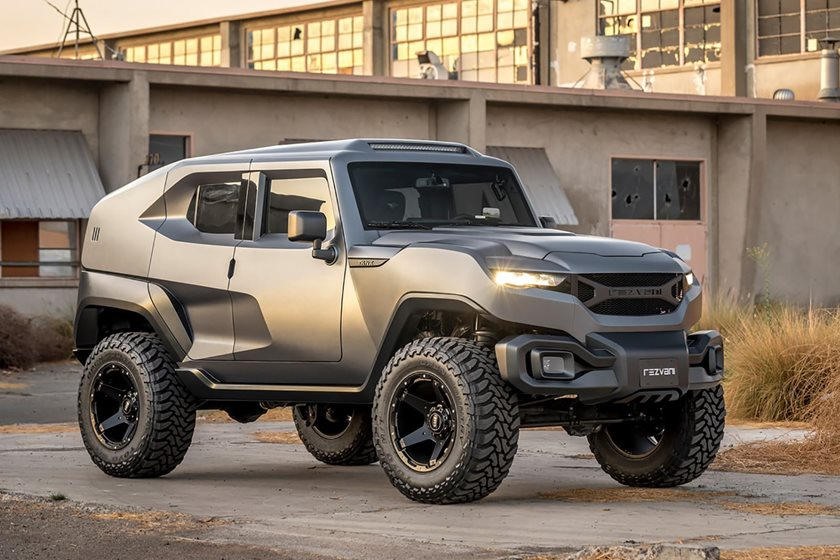 Việc được “độ” thêm động cơ và nội thất đã làm cho giá Tank Rezvani 2020 tăng gần gấp đôi so với ban đầu. Ảnh: Carbuzz