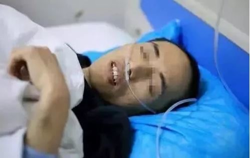 Người đàn ông 36 tuổi bị chẩn đoán ung thư gan giai đoạn cuối.