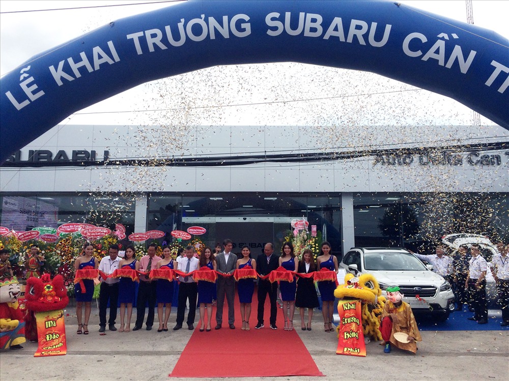 Lễ khai trương showroom 3S đầu tiên của Subaru tại ĐBSCL. Ảnh: TR.N