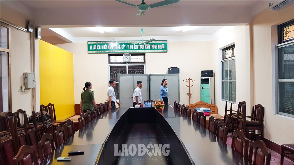 Mỗi căn phòng chứa đề thi, bài thi được kiểm tra nghiêm ngặt.