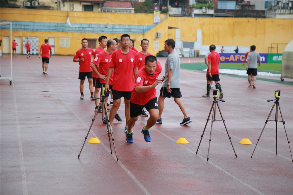Kết thúc buổi kiểm tra có 4 trọng tài, trợ lý trọng tài bị loại gồm: Nguyễn Hiền Triết, Hoàng Phạm Công Khanh, Lê Khắc Thành, Nguyễn Văn Diễn. Ảnh: VPF