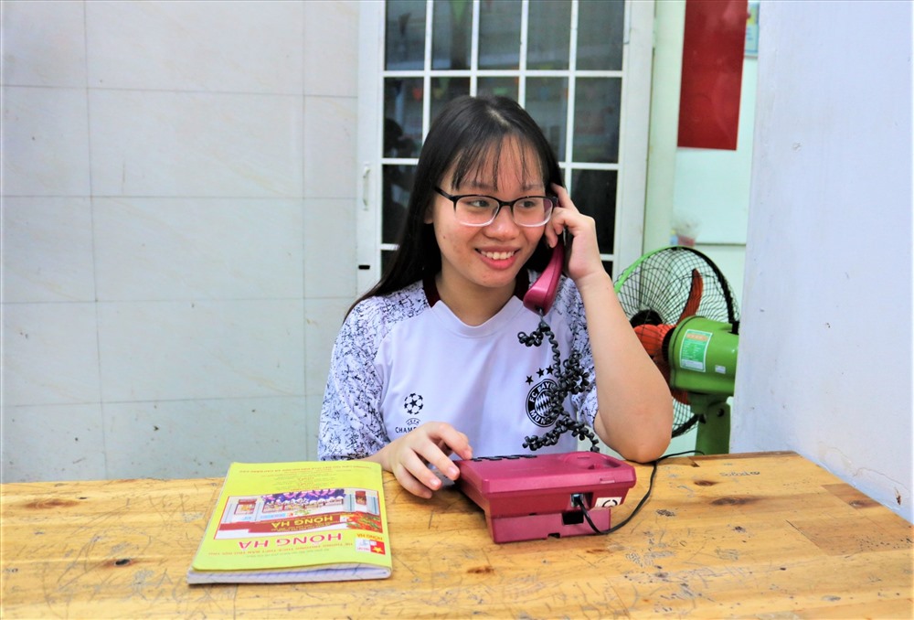 Thu Hiền thường dành thời gian rảnh để nói chuyện với mẹ. Ảnh: Anh Nhàn