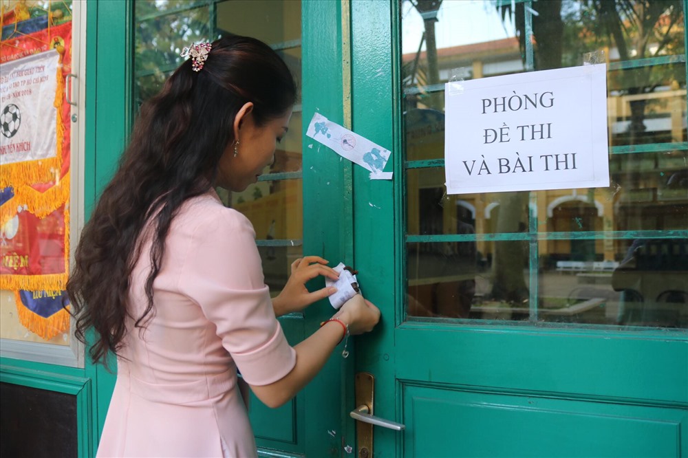 Phòng chứa để thi được bảo vệ nghiêm ngặt. Ảnh: Anh Nhàn