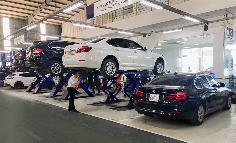 Xe BMW đang được chăm sóc bảo dưỡng tại Quảng Nình thay bằng hình CSKH tại Quảng Ninh