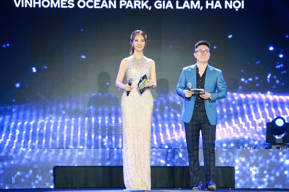 Cô và ông xã cũng mong chờ sớm được đón thêm thành viên mới trong gia đình, tuy nhiên, người đẹp tin vào chữ duyên. Hiện Thụy Vân tập trung