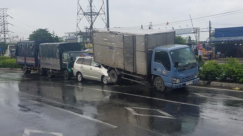 Vụ va chạm liên hoàn giữa bốn phương tiện chiều 24.6. Ảnh: atgt.vn.