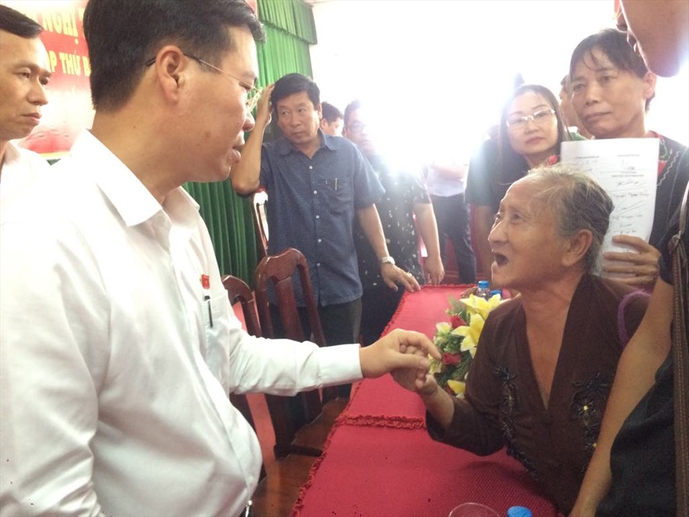 Trưởng Ban tuyên giáo Trung ương Võ Văn Thưởng tiếp xúc cử tri TP.Biên Hòa, Đồng Nai_Ảnh: HAC