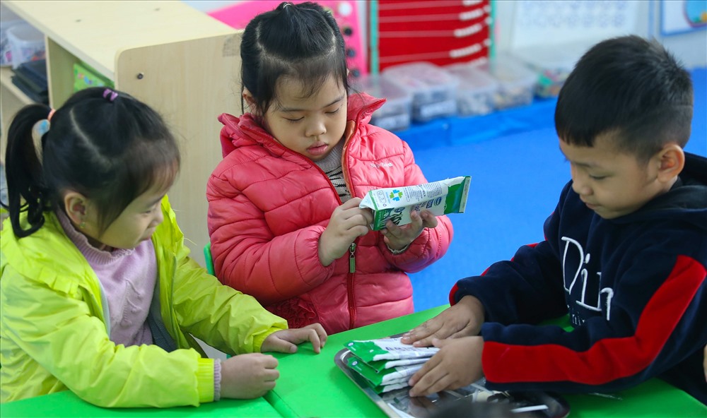 Lứa tuổi mầm non cũng là lứa tuổi vàng để bổ sung vi chất vì vậy những sản phẩm bổ sung vi chất trong những bữa ăn học đường thực sự cần thiết với trẻ.