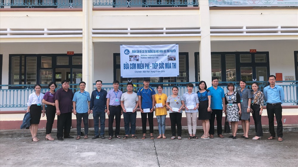 trao học bổng
