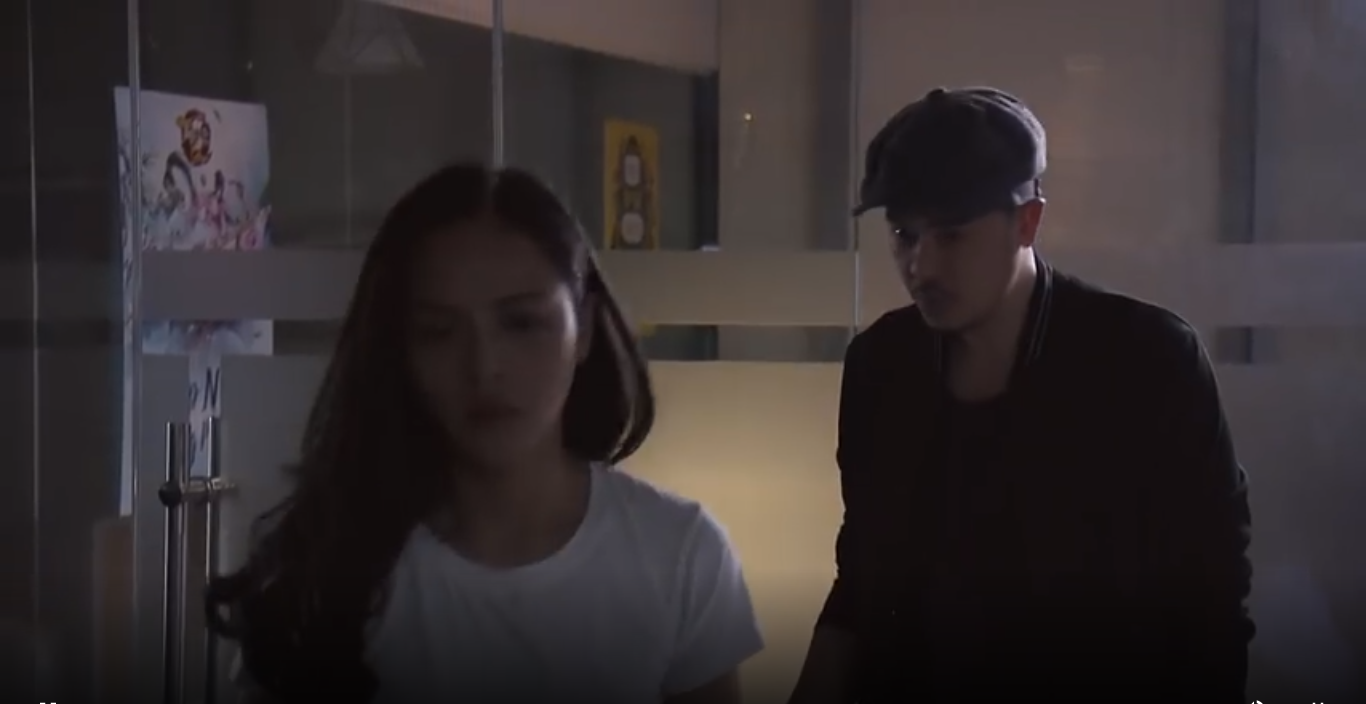Bố Bảo yêu cầu Huệ để anh đưa cô về.