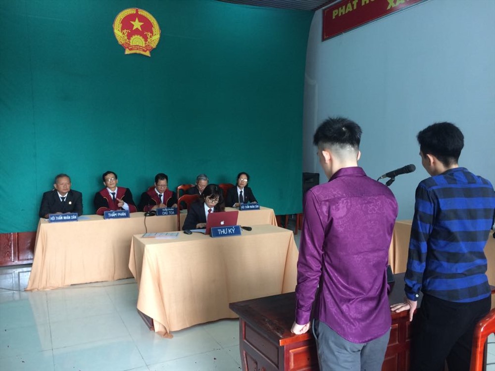 HĐXX nghe VKSND cùng cấp công bố cáo trạng_Ảnh: HAC