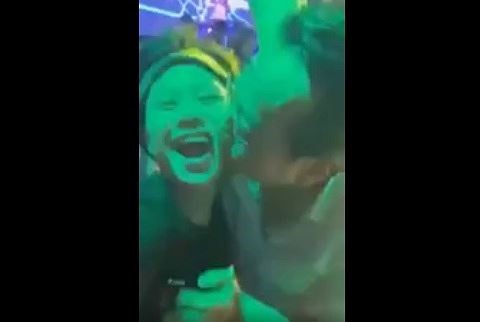Cảnh NSND hôn má diễn viên Bảo Hân bị cho là phản cảm. Ảnh: ST