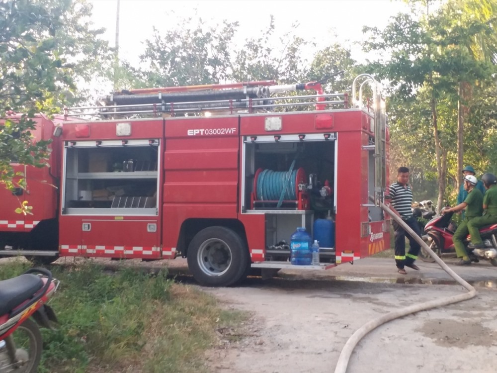 Xe cứu hỏa được huy động.