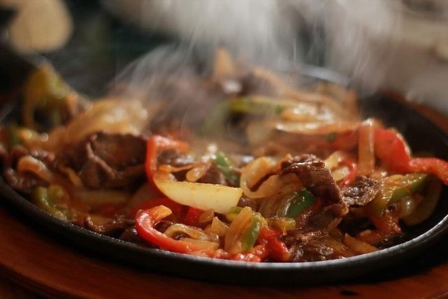 Thực phẩm nóng cũng có thể dẫn đến ung thư dạ dày.