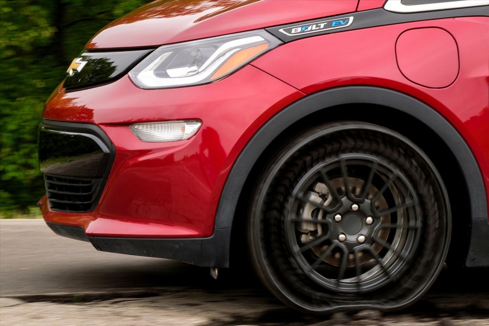 Vận hành khá trơn tu. Ảnh: AutoBlog