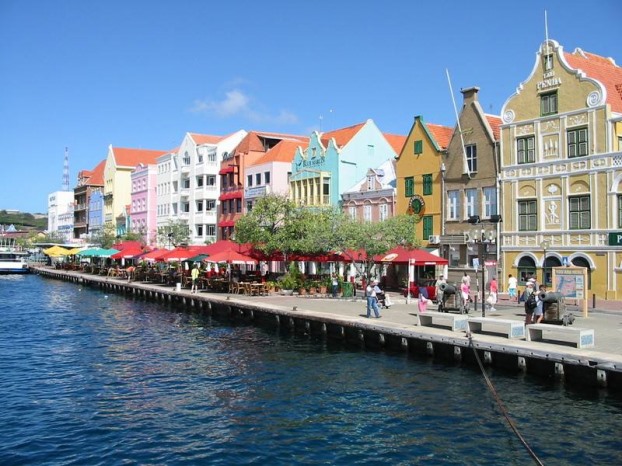 Những ngôi nhà ở Curacao. Ảnh: ST