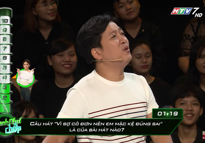 MC Trường Giang trong chương trình Nhanh như chớp. Ảnh cắt từ clip