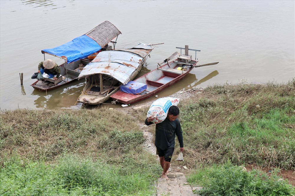 Bến đò đơn sơ ở thôn Mỹ Hạ.