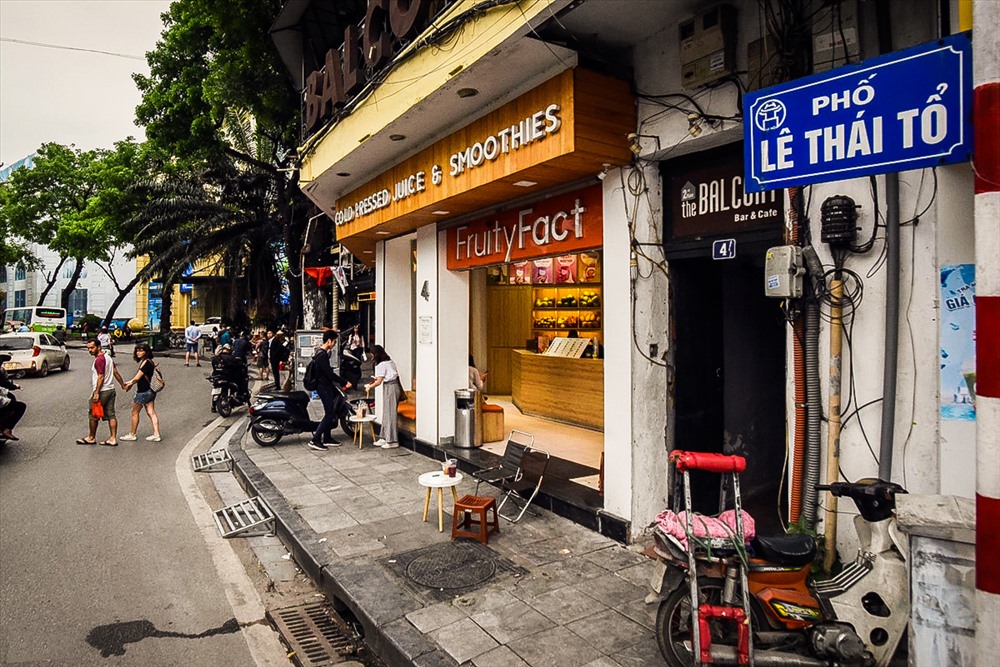 Nhà mặt phố