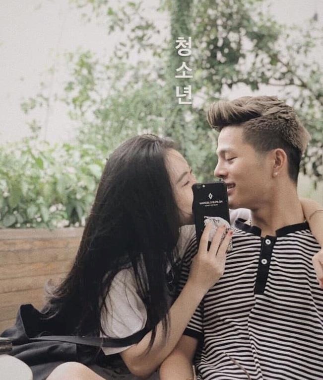 Quang Anh The Voice đăng ảnh thân mật cùng bạn gái. Ảnh: FBNV.