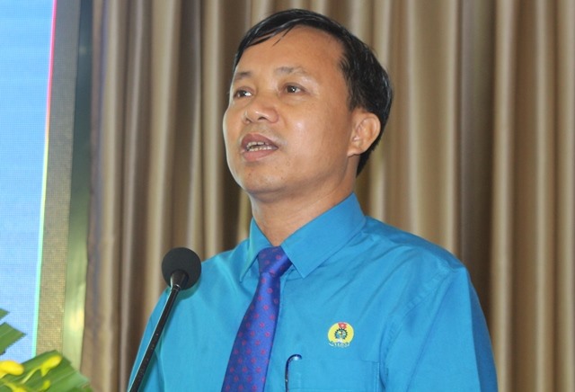 Ông Nguyễn Văn Danh - Chủ tịch LĐLĐ Hà Tĩnh phát biểu tại hội nghị. Ảnh: Trần Tuấn