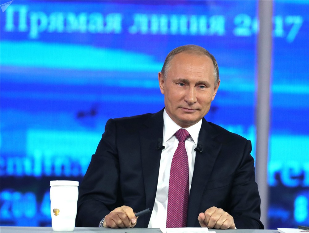 Cốc giữ nhiệt ông Putin mang đến G-20 bán đắt như tôm tươi ở Trung Quốc. Ảnh: Sputnik