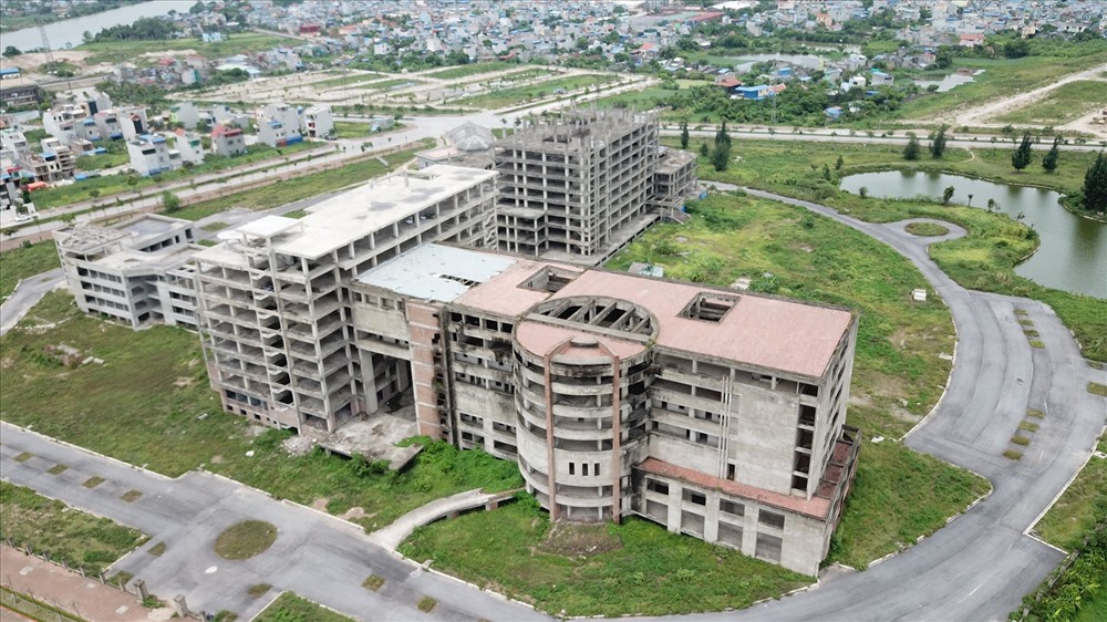 Khi hoàn thành, dự án được kỳ vọng là bệnh viện lớn và hiện đại nhất vùng nam đồng bằng sông Hồng, quy mô 700 giường bệnh với tổ hợp các cụm nhà cao tầng gồm có 34 khoa, phòng, trong đó có một khoa khám và điều trị ngoại trú; 22 khoa điều trị nội trú; 11 khoa nghiệp vụ kỹ thuật...