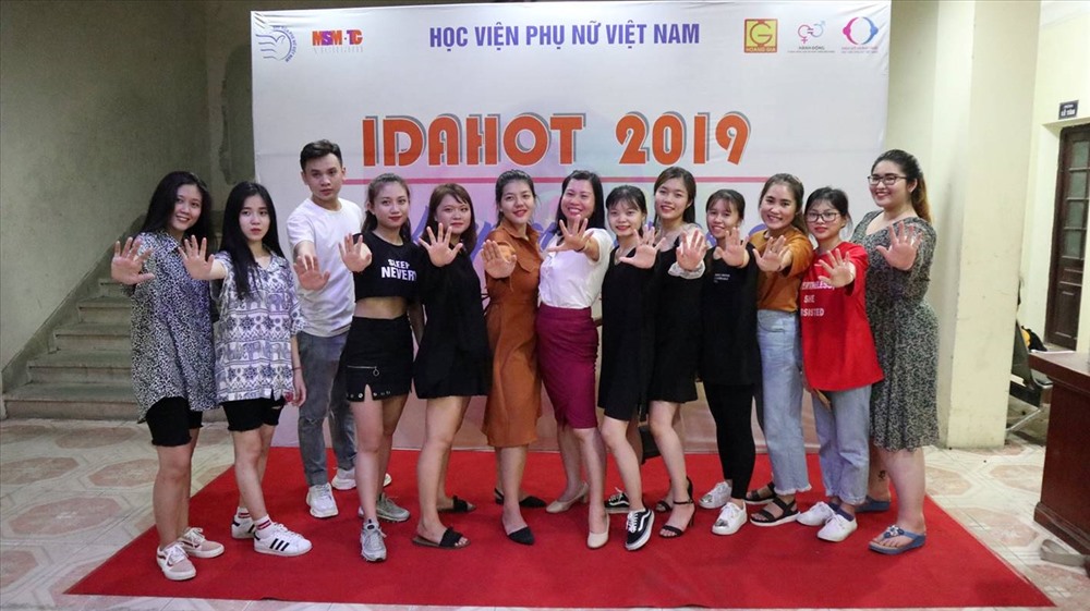 Sinh viên khoa Giới Ảnh: BTC.