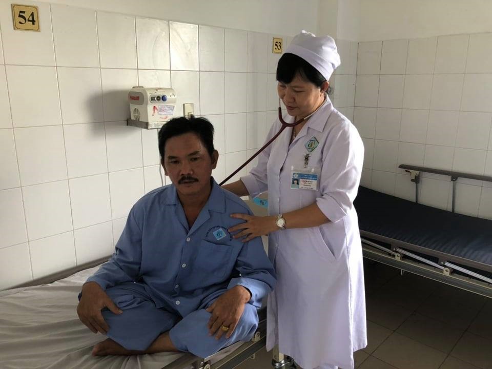 Sức khỏe của anh T. sau khi được các bác sĩ mổ nội soi hiện đã ổn định. Ảnh: P.V