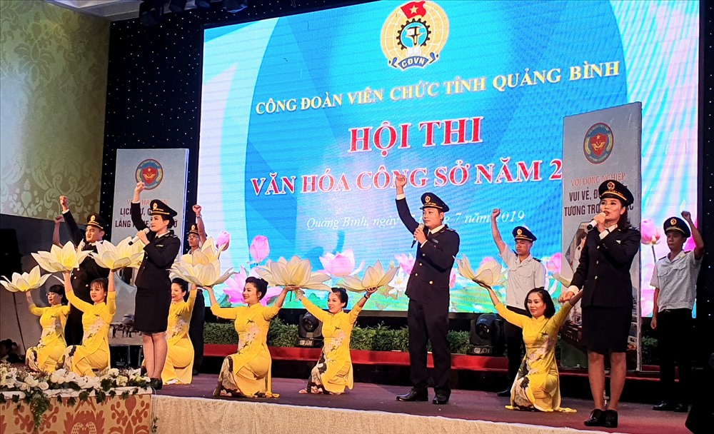 Cục Hải Quan Quảng Bình tham gia hội thi. Ảnh: Lê Phi Long