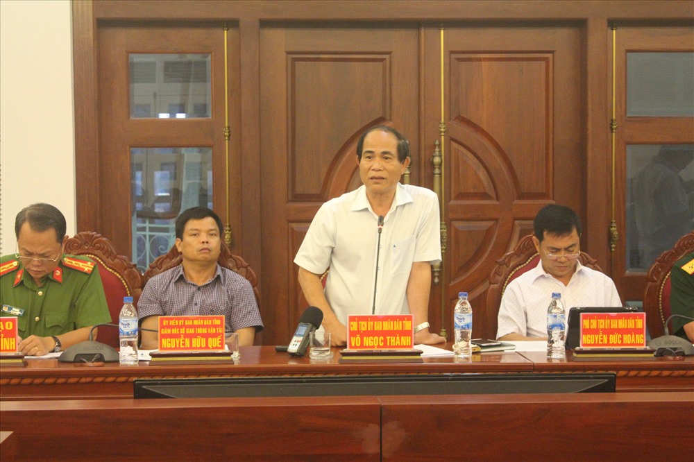 Chủ tịch tỉnh Gia Lai - Võ Ngọc Thành (đứng) ra các quyết sách, kiên quyết dẹp loạn giang hồ, côn đồ lộng hành. Ảnh tư liệu (Đình Văn)