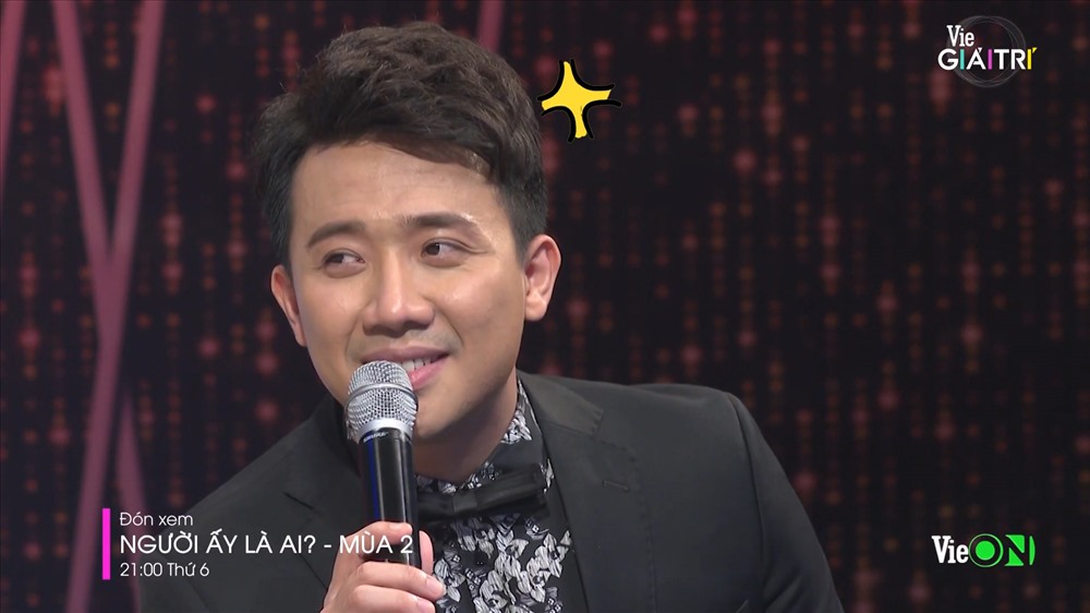 Trấn Thành thể hiện ca khúc. Ảnh cắt từ clip
