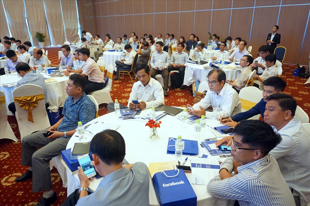 Sử dụng mạng xã hội là một lợi thế cung cấp thông tin đến người dân khi thiên tai xảy ra (ảnh Nhật Hồ)