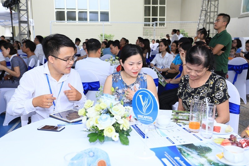 Các tư vấn viên đến từ các sàn Vincapital, Địa ốc Kiến Hưng, Phú Tài Land