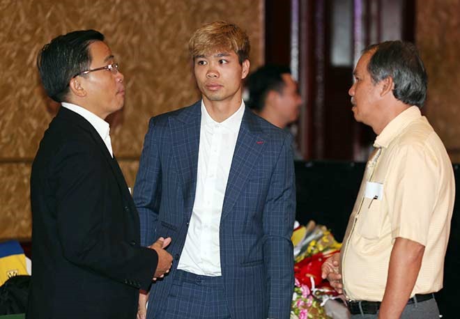 Đưa cầu thủ xuất ngoại là cách mà bầu Đức giúp cho bóng đá Việt Nam phát triển và rút ngắn khoảng cách với những đội bóng mạnh khác. Ảnh: Đ.V