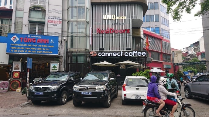 Công an khám xét nơi làm việc của luật sư Hải.