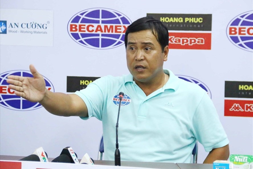 HLV Nguyễn Thanh Sơn quyết định không để học trò của mình lên tập trung cùng U22 Việt Nam ở những đợt tập trung ngắn hạn. Ảnh: Đ.V