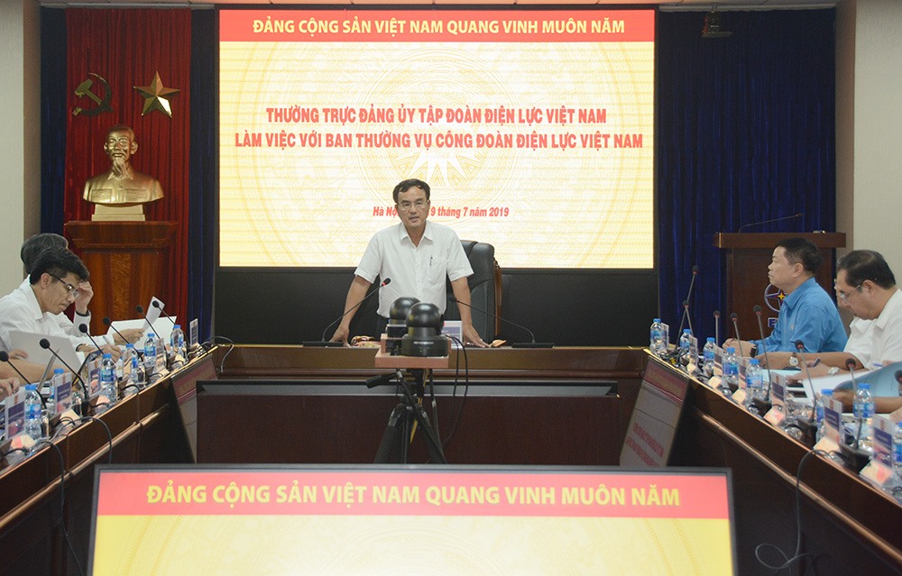 Ông Dương Quang Thành phát biểu tại buổi làm việc. Ảnh: X.T