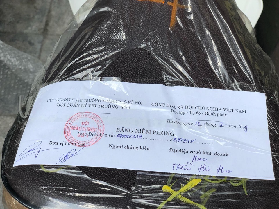 Những phương tiện này bị niêm phong để kiểm tra. Ảnh: C.N