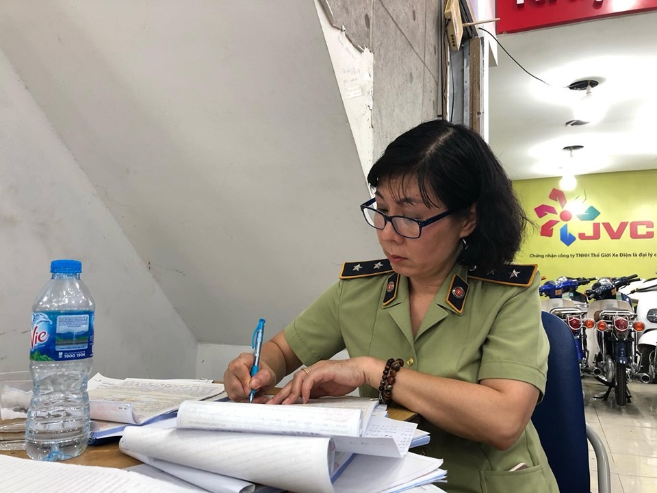 Những phương tiện này bị niêm phong để kiểm tra. Ảnh: C.N