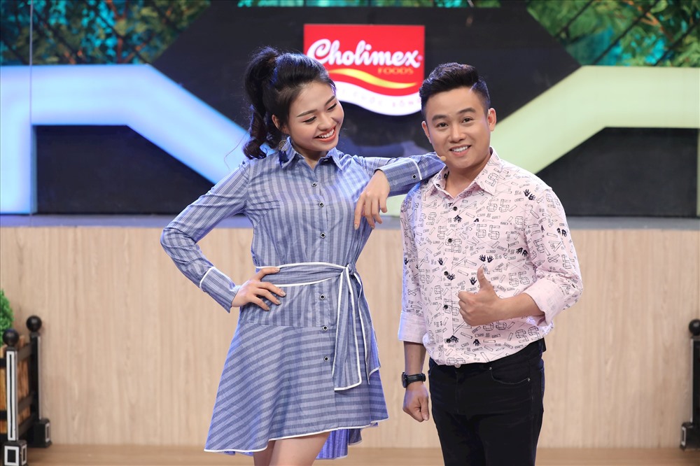 Hai khách mời đều là những gương mặt quen thuộc của làng hài: Lê Lộc và Hữu Tín.