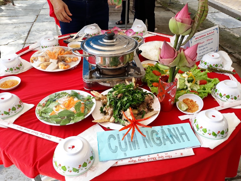 Hội thi “Vào bếp cùng cán bộ công đoàn“. Ảnh: Hồng Lan