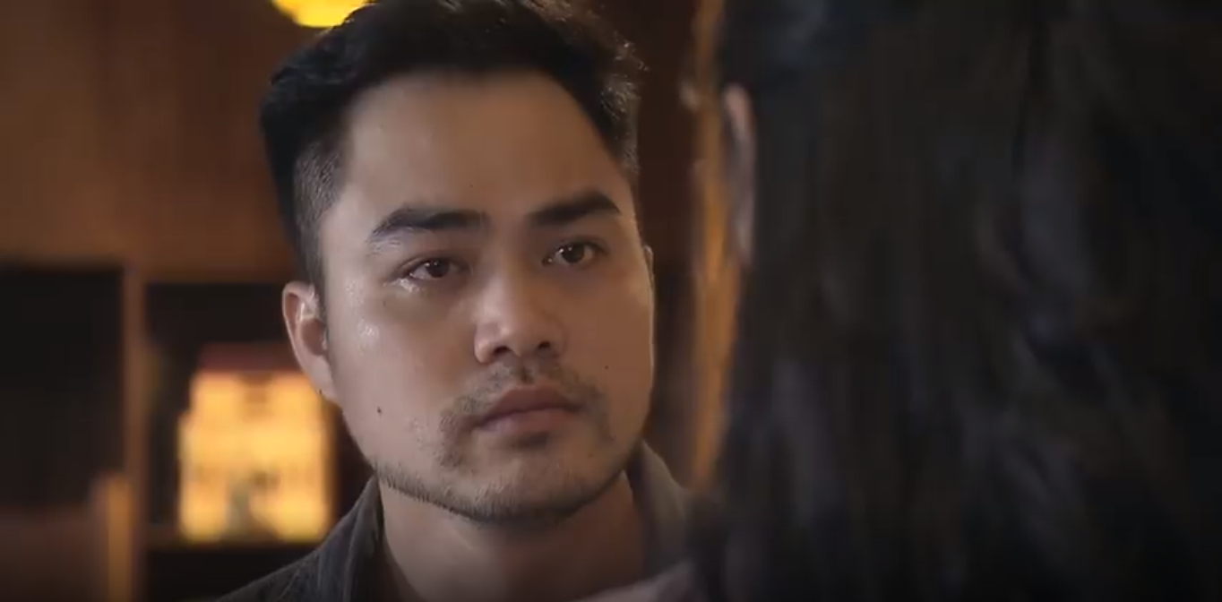 Khải xuất hiện trước mặt Huệ. Ảnh cắt từ clip